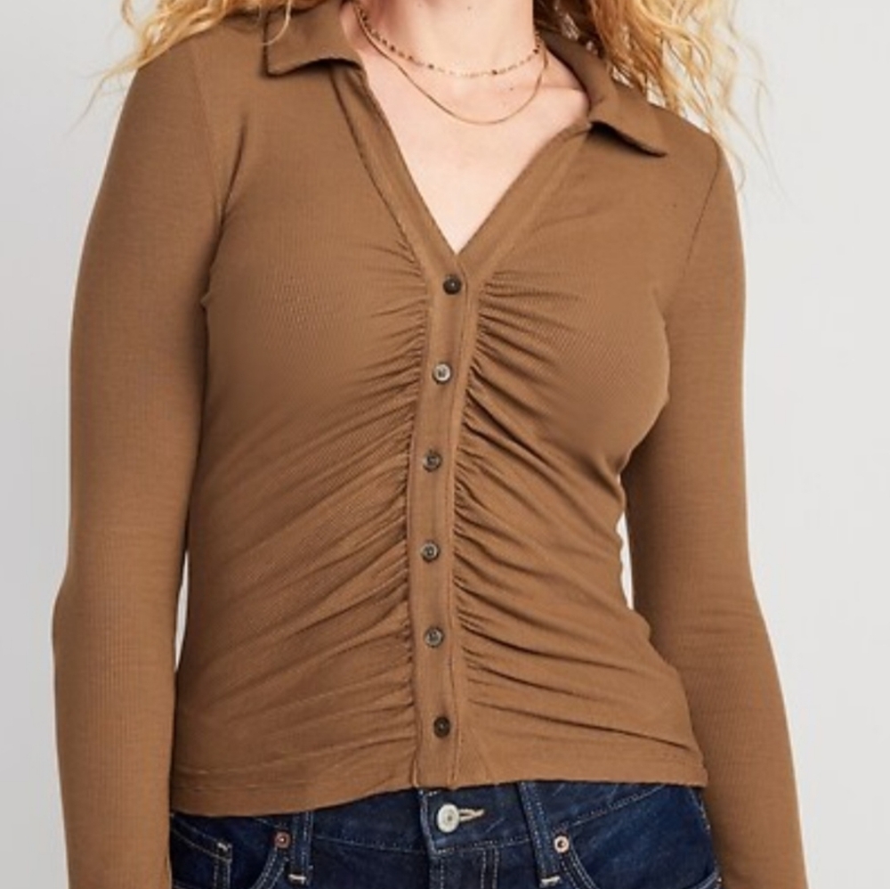 OLD NAVY "SPICED SAFFRON"  RUCHED BUTTON UP TOP. XL.